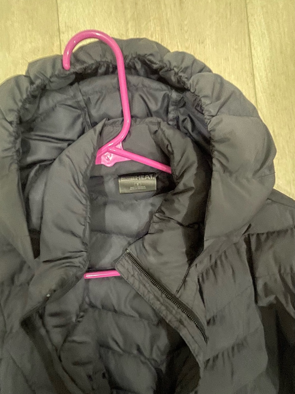 Adults Puffer Jacket in Dark Gray - Lightweight Warmth, Medium